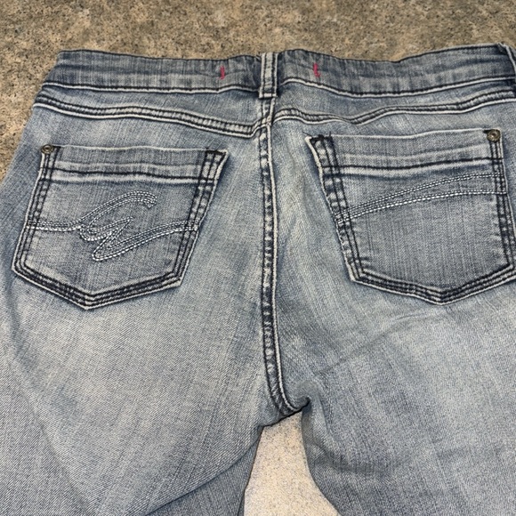 Boot-Cut Light Blue Jeans 👖 - Picture 8 of 12